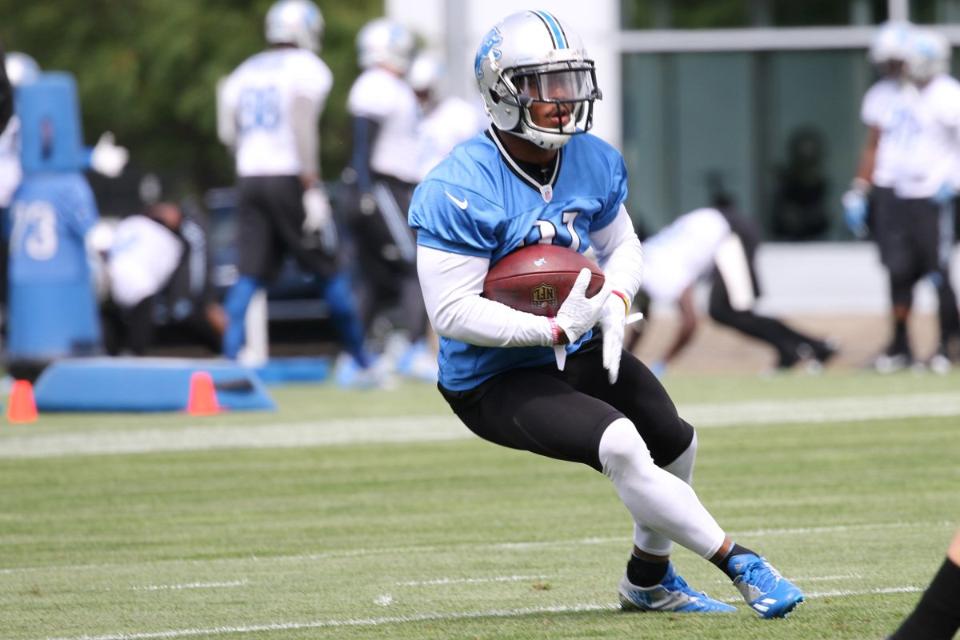 Download Lions' Ameer Abdullah out of red no-contact jersey for first time this preseason | WJR-AM